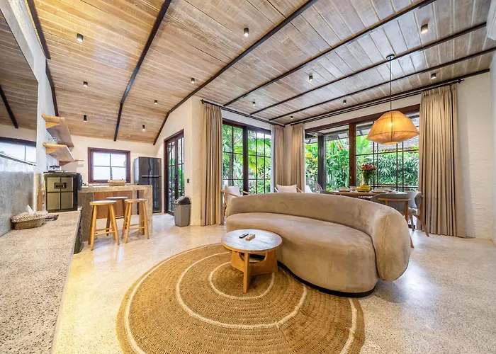 Putri Salju By Evdekimi - Garden Retreat With Pool, Swings & Outdoor Lounge *