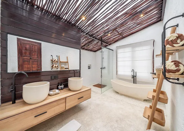 Putri Salju By Evdekimi - Garden Retreat With Pool, Swings & Outdoor Lounge Villa