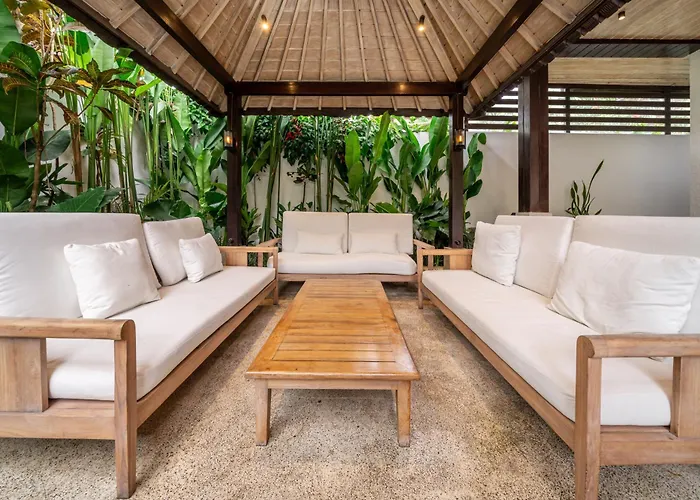 Putri Salju By Evdekimi - Garden Retreat With Pool, Swings & Outdoor Lounge * Ubud