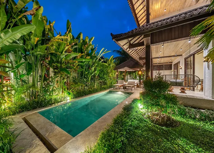 Villa Putri Salju By Evdekimi - Garden Retreat With Pool, Swings & Outdoor Lounge